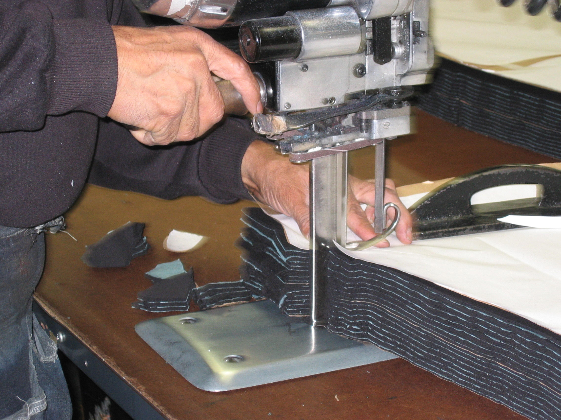 Fabric Cutting Machine